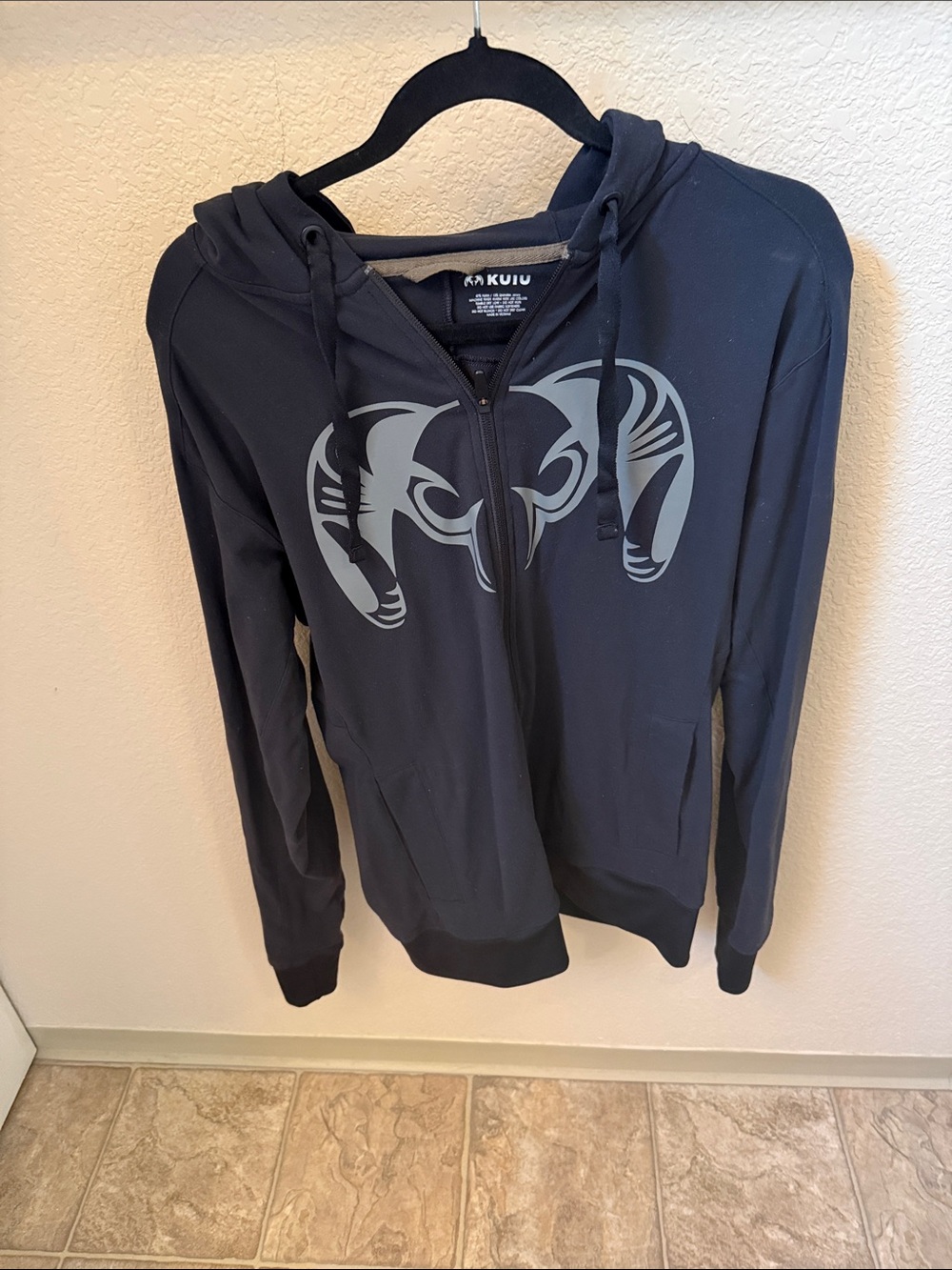 KUIU Men's Black Zip Hoodie with Gray Ram Graphic